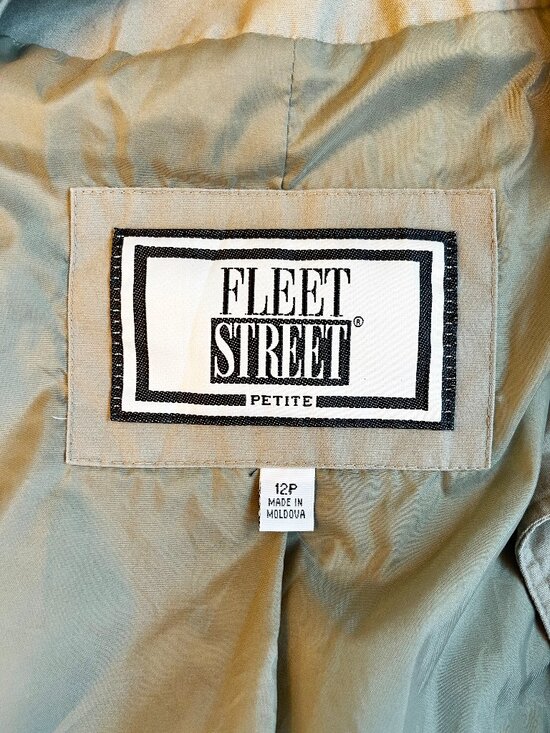 Vintage 1980s Fleet Street brand trench coat in neutral khaki with contrast trim - Picture 11 of 11